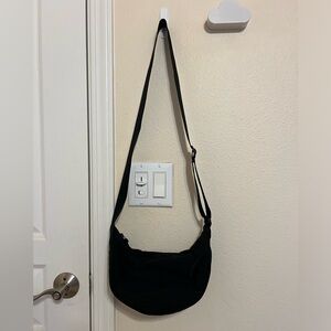 Uniqlo round mini shoulder bag